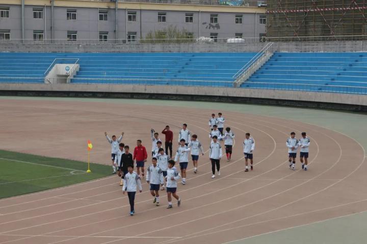 陕西省大学生足球联赛冠军_西安大学生足球联赛2级冠军_2021陕西大学生足球