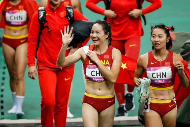杭州亚运会：广西运动员韦永丽助中国女子4