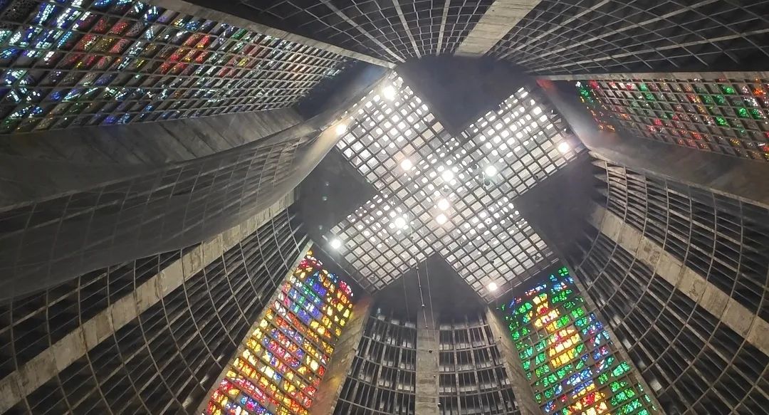 足球黑白模仿赛规则介绍_黑白相间的足球黑白的比例_黑白足球展开图片