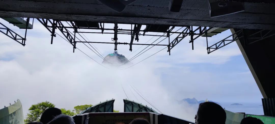 足球黑白模仿赛规则介绍_黑白相间的足球黑白的比例_黑白足球展开图片