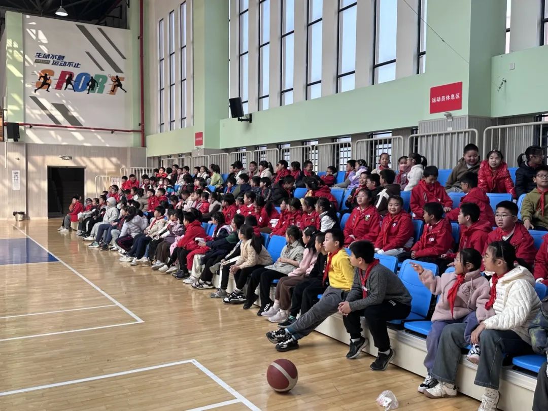 篮球运球技巧5v5视频_篮球5v5运球技巧_篮球运球技巧5v5