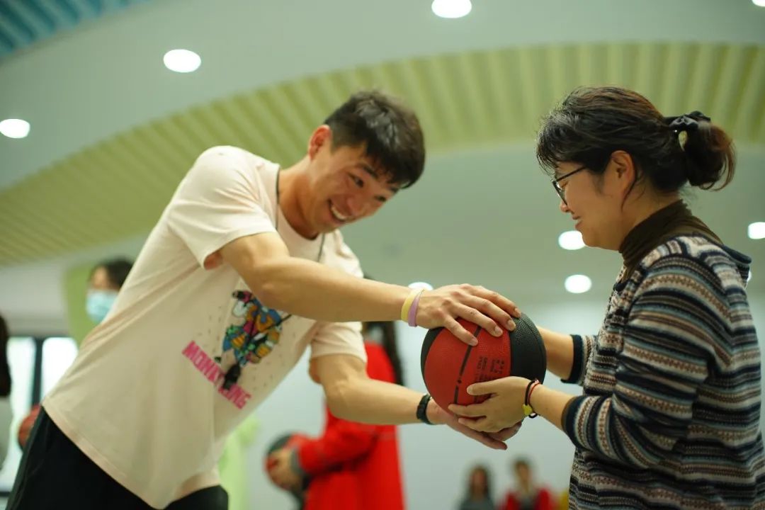 篮球搓球属于什么技术_篮球搓球技巧详细讲解图片_篮球搓球的动作要领视频