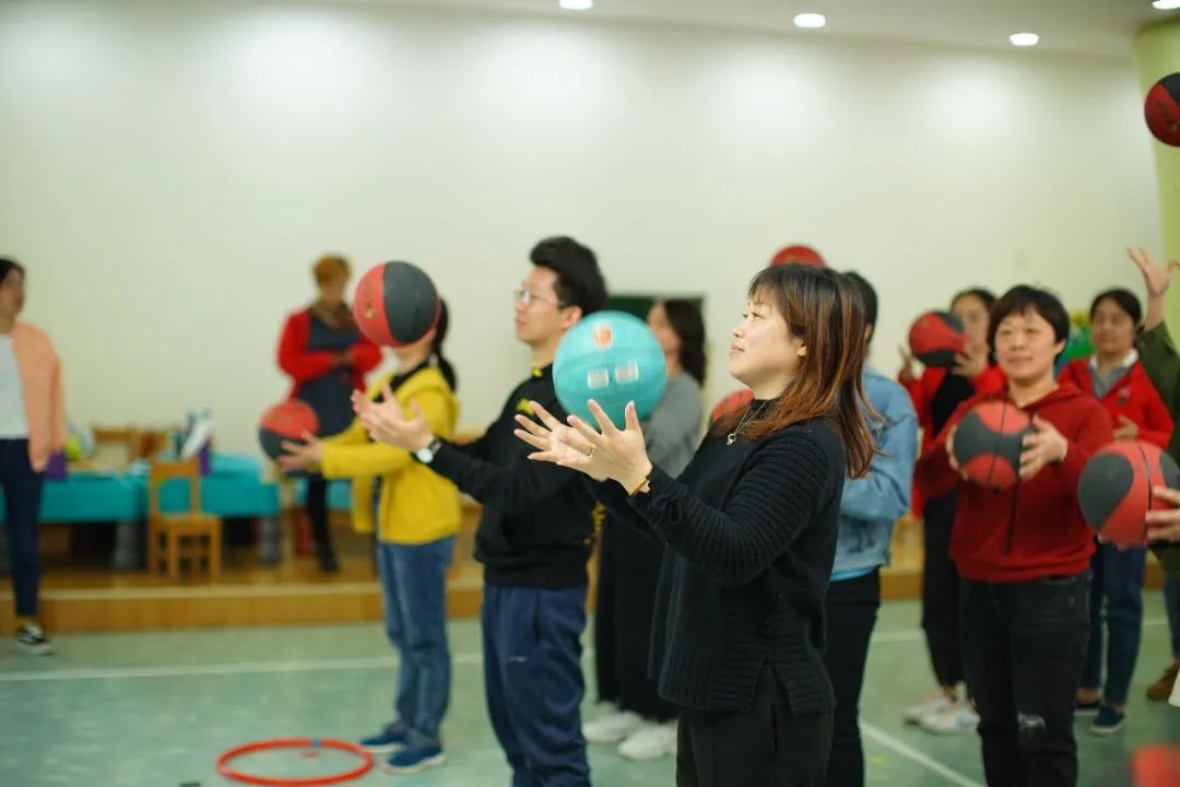 篮球搓球的动作要领视频_篮球搓球属于什么技术_篮球搓球技巧详细讲解图片
