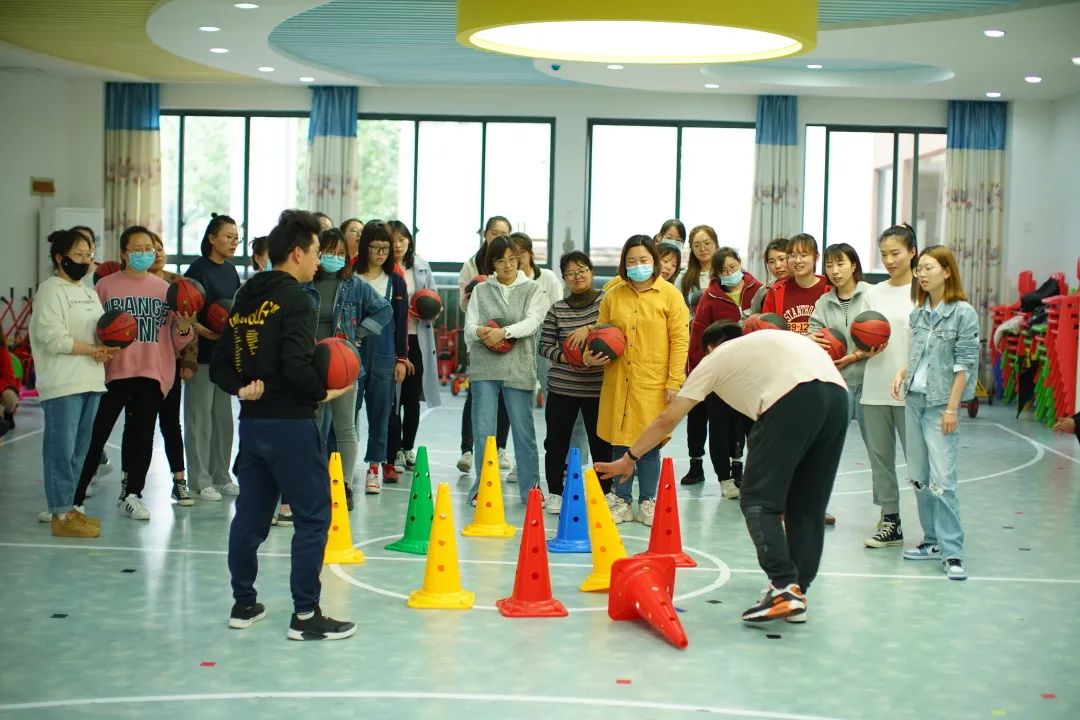 篮球搓球的动作要领视频_篮球搓球技巧详细讲解图片_篮球搓球属于什么技术