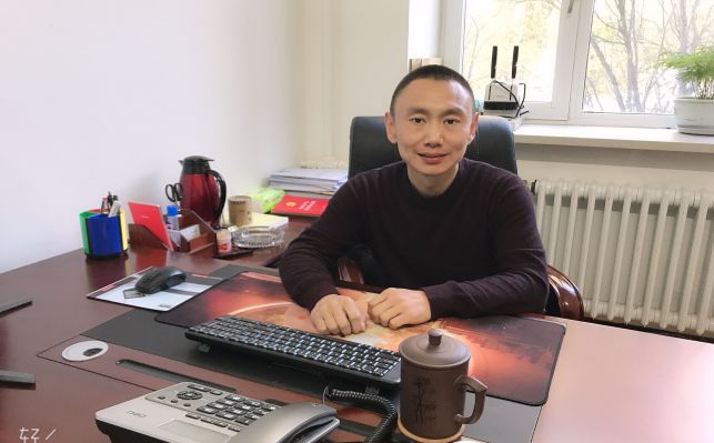 篮球搓球的动作要领视频_搓球时最常用的步法_篮球搓球技巧详细讲解图片