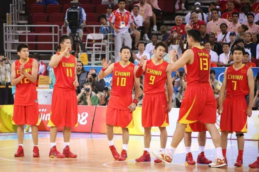 篮球规则图解通俗图文_篮球完整规则图片比赛视频_篮球完整比赛规则图片