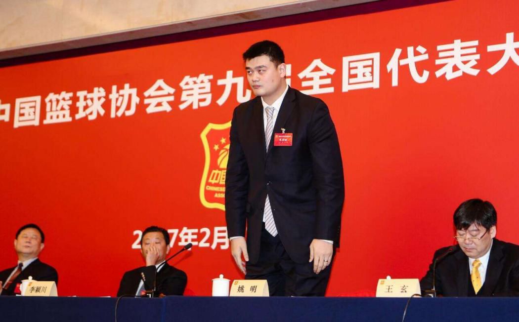 篮球规则图解通俗图文_篮球完整比赛规则图片_篮球完整规则图片比赛视频