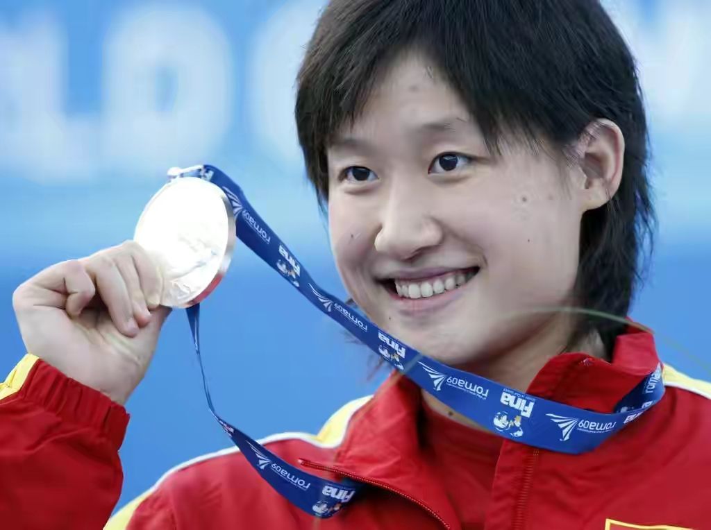 游泳冠军女2021_游泳运动冠军女名字_游泳冠军女都有谁
