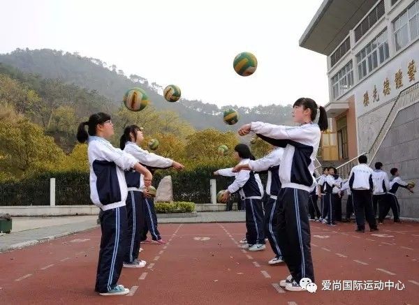 抛球技巧篮球_篮球抛球动作要领_篮球技巧抛球教案