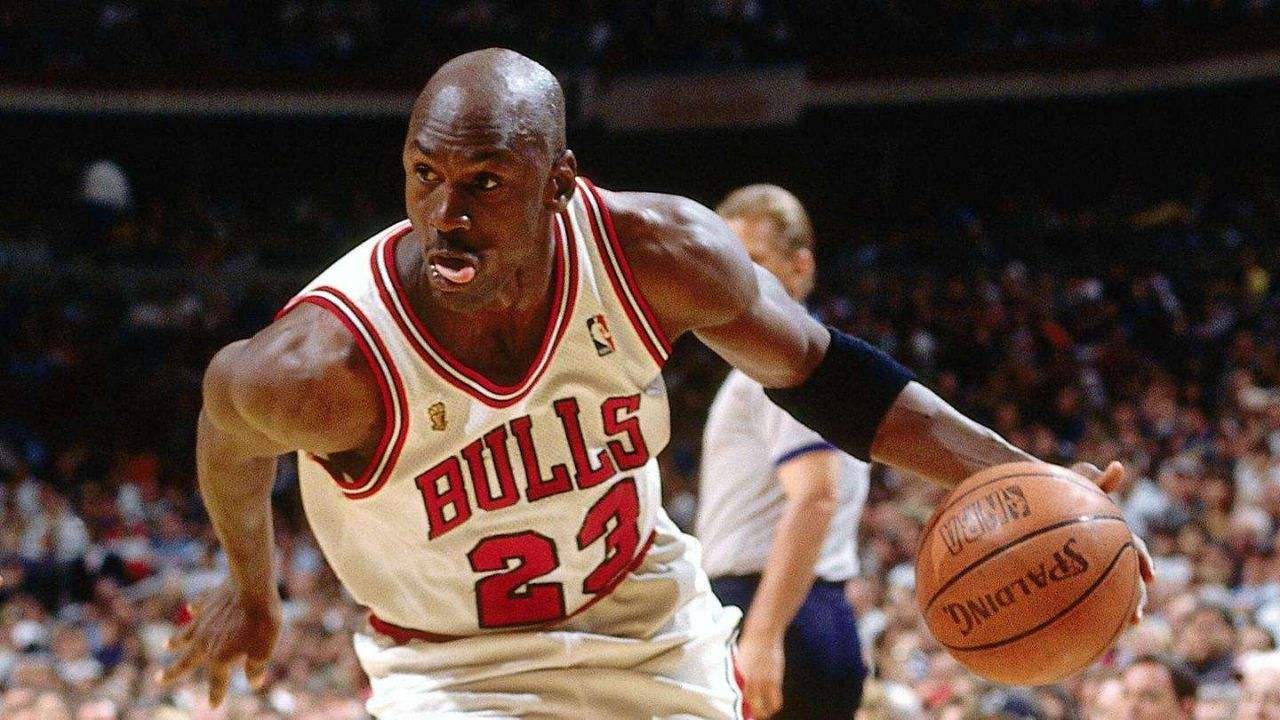 NBA历史最强五人组合：魔术师约翰逊领衔